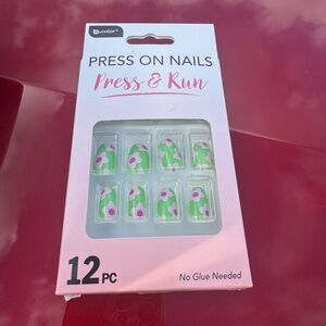 Press & Run Green Floral Press-On Nails